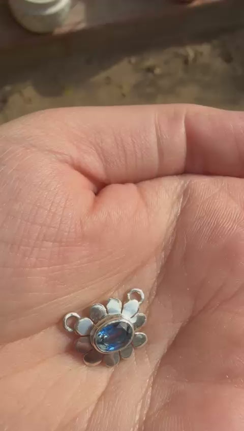 Handmade Silver Nautral iolite bloom pendant